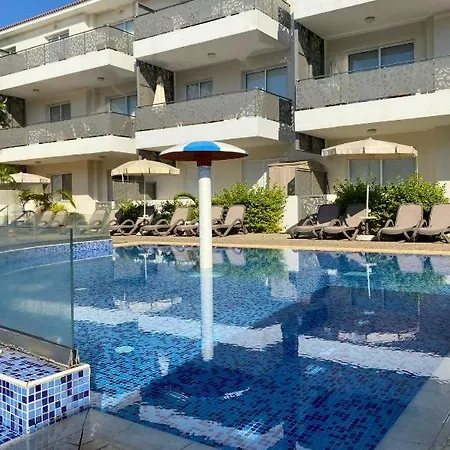 Stunning 2-br In A Luxury Complex Near The Beach! Apartament